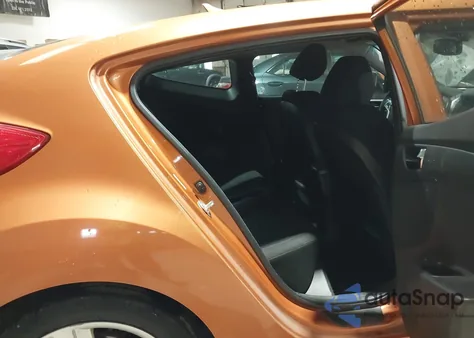 2013 Hyundai Veloster Base W/Black from USA, damaged, VIN KMHTC6AD7DU155437